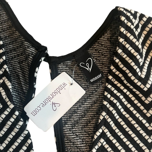 Windsor Black and White Patterned Romper. Size L. NWT. - Picture 7 of 9